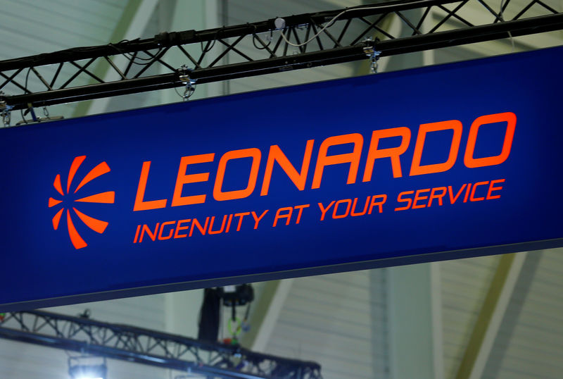 © Reuters. I logo del produttore di elicotteri Leonardo