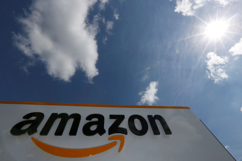 Amazon é alvo de protestos na França contra efeitos de mudanças climáticas