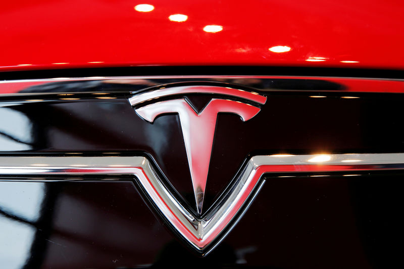 Tesla tem recorde de entregas trimestrais e ações sobem 7%