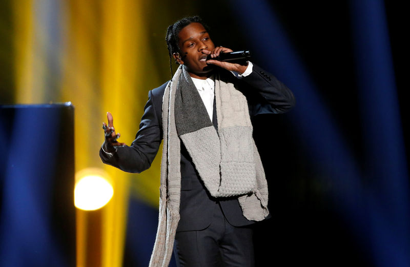 © Reuters. FILE PHOTO: A$AP Rocky performs "I'm Not the Only One" with Sam Smith during the 42nd American Music Awards in Los Angeles