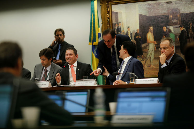 Deputado do PSL diz que vai apresentar destaque para atender demanda de policiais em reforma