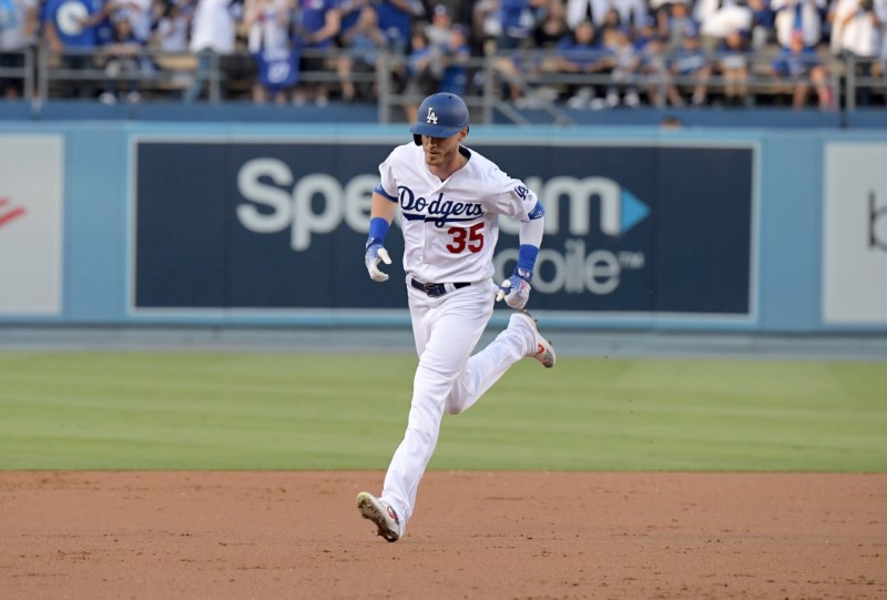 MLB roundup: Bellinger blasts D-backs, extends L.A.'s walk-off run