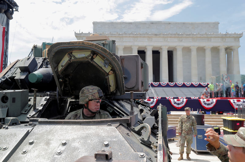 Trump ignora críticas e comanda celebrações do feriado de 4 de Julho com desfile militar