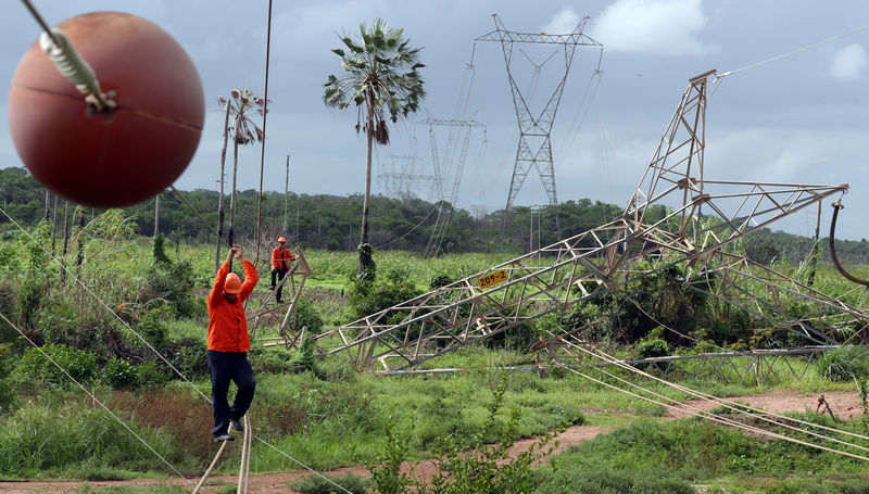 Frentes contra privatização de elétricas têm deputados do PSL e até filho de Bolsonaro