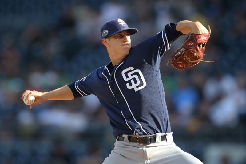 Mariners acquire RHP Wisler from Padres