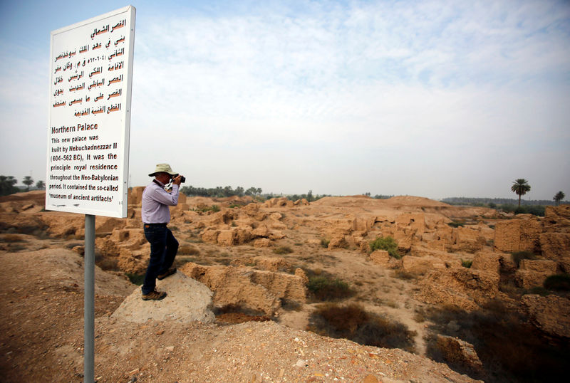 © Reuters. اليونسكو تضم بابل في العراق وأربعة مواقع أخرى لقائمة التراث العالمي