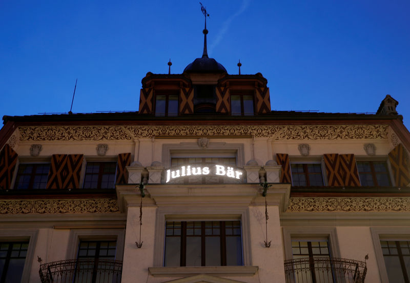 © Reuters. The sign for Swiss bank Julius Baer is seen at a branch office in Luzern