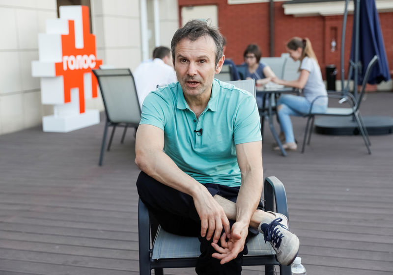 © Reuters. Ukrainian musician and politician Vakarchuk attends an interview with Reuters in Kiev