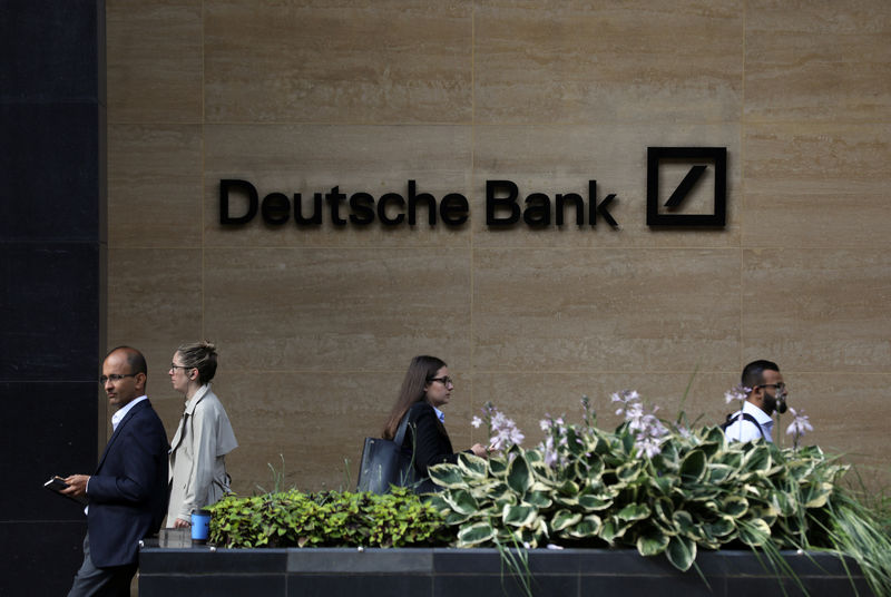 Anleger begrüßen Umbaupläne der Deutschen Bank - Skepsis bleibt