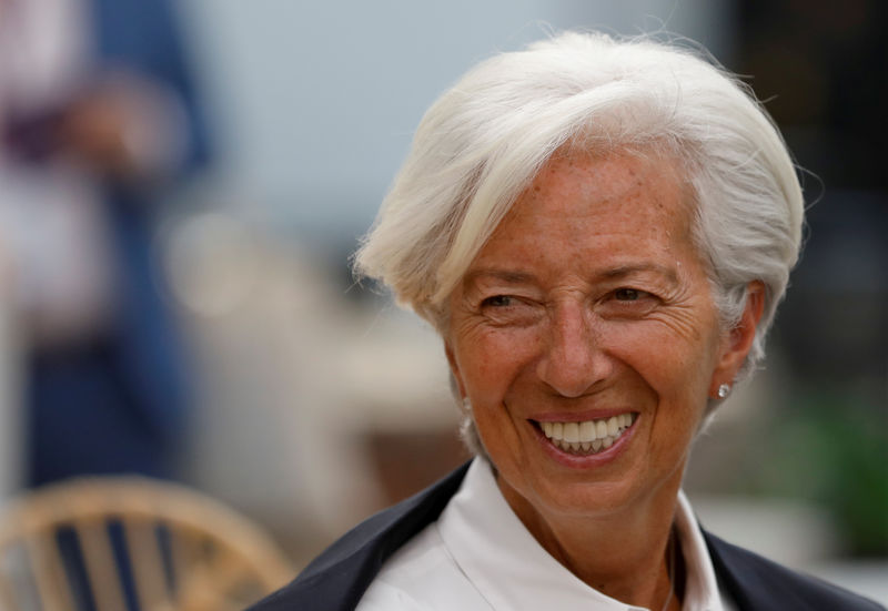 © Reuters. مسؤولون: الاتحاد الأوروبي يبحث عن مرشح يخلف لاجارد في صندوق النقد