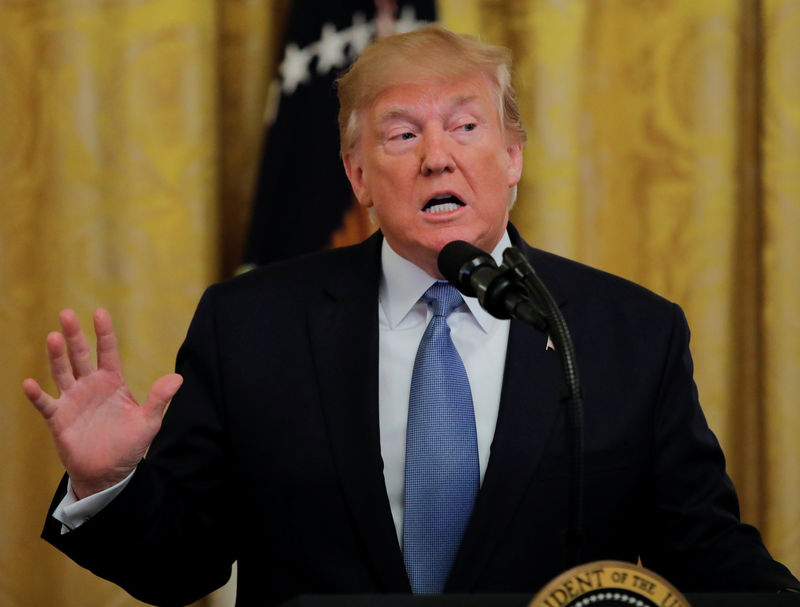 © Reuters. U.S. President Trump speaks about his administration's environmental policy at the White House in Washington