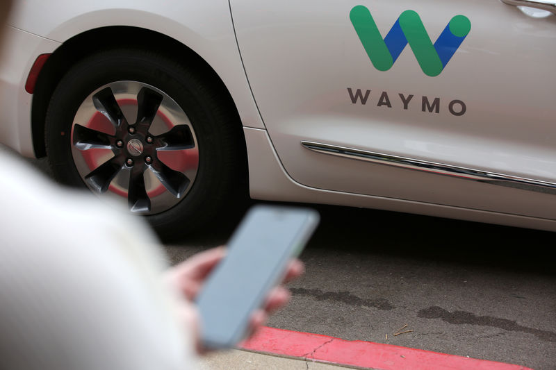 Waymo testa wi-fi gratuito em táxis autônomos na expectativa de ultrapassar rivais