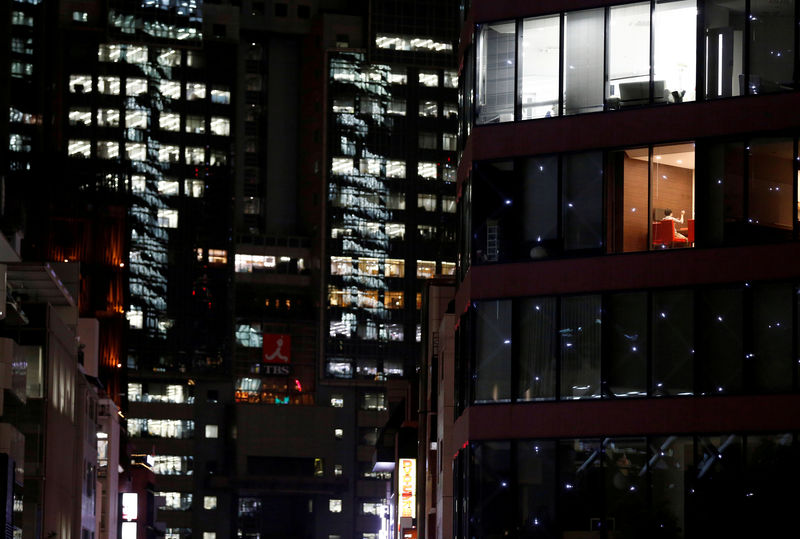Japan real wages fall for a fifth straight month in May