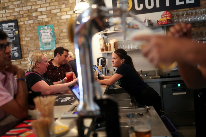 La caridad comienza en el pub: Un bar de Londres aspira a ser &quot;el más ético&quot;