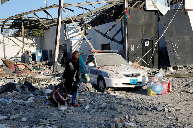 الأمم المتحدة: إخلاء تدريجي لمركز للمهاجرين في طرابلس تعرض للقصف