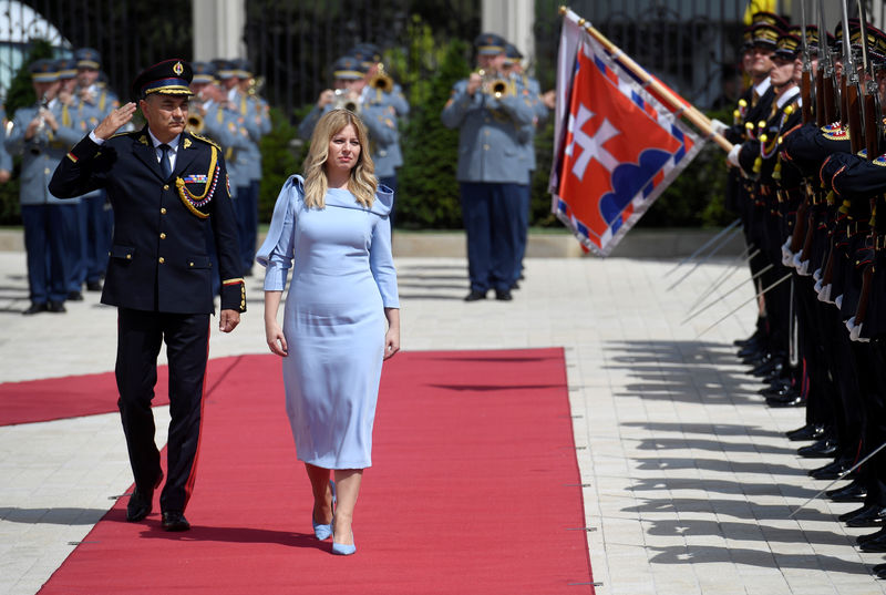 © Reuters. FILE PHOTO: Slovakia's President Zuzana Caputova takes office in Bratislava