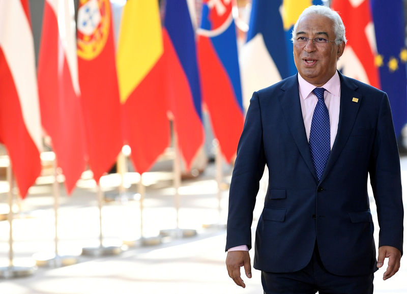 Portugal PM says open to new alliance with far left