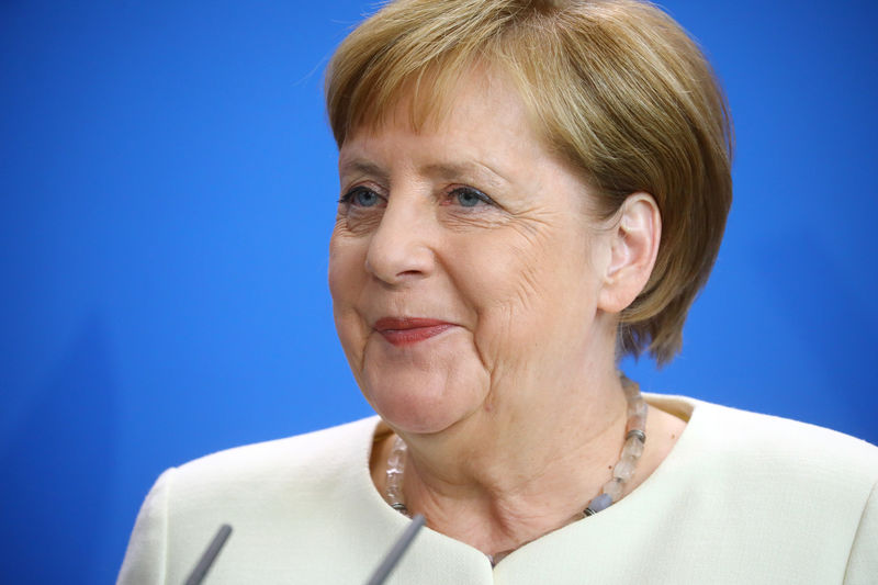 Merkels Zittern befeuert Debatte um Länge ihrer Amtszeit