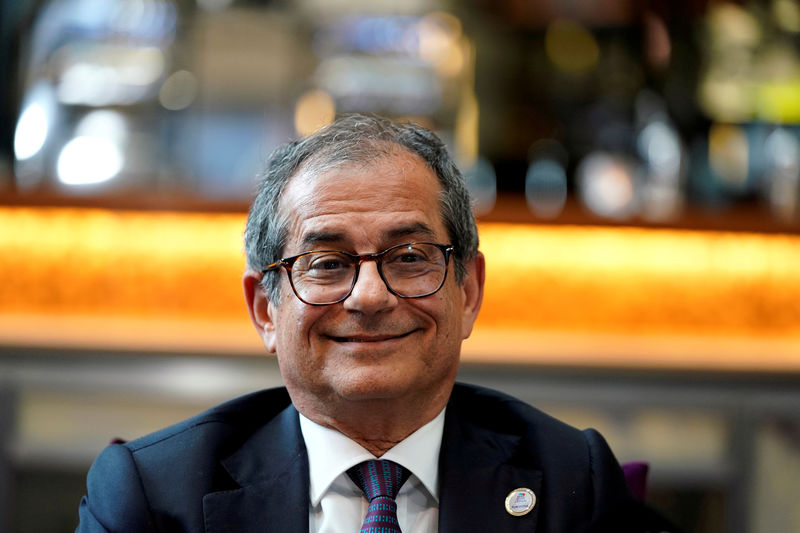© Reuters. FILE PHOTO: Italy's Economy and Finance Minister Giovanni Tria speaks to reporters