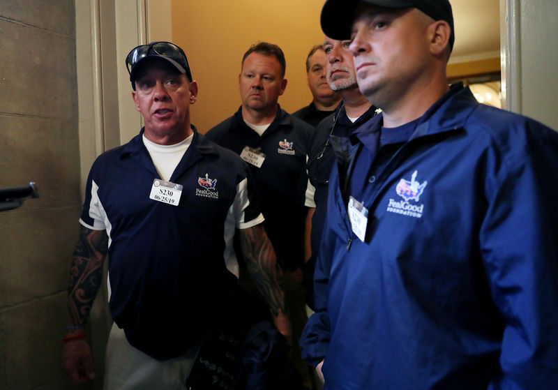 © Reuters. FILE PHOTO: 9/11 first responders meet with Senate Majority Leader Mitch McConnell (R-KY) at the U.S. Capitol Building in Washington, U.S.