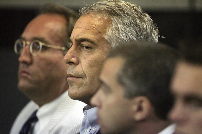 © Reuters. U.S. financier Jeffrey Epstein appears in court where he pleaded guilty to two prostitution charges in West Palm Beach