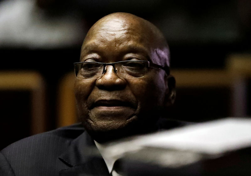 رئيس جنوب أفريقيا السابق جاكوب زوما يقول إن حياته في خطر