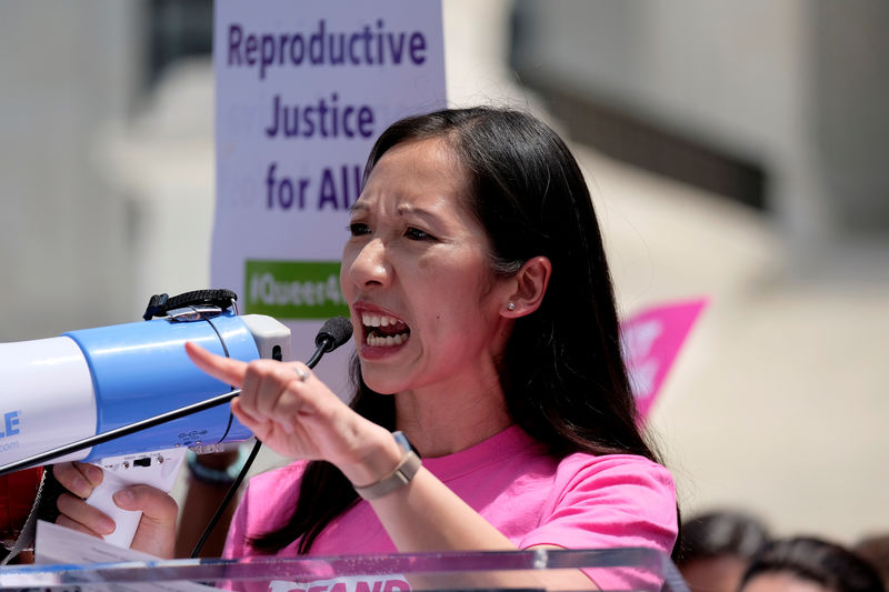 © Reuters. Planned Parenthood president Dr. Leana Wen speaks at a protest against anti-abortion legislation at the U.S. Supreme Court in Washington