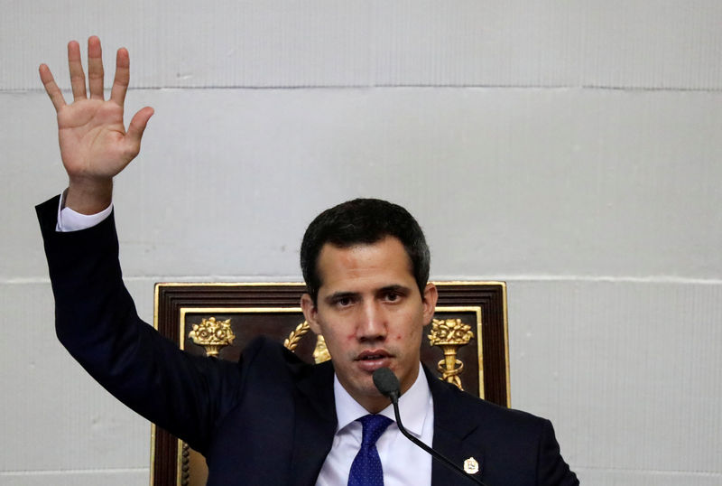 © Reuters. Venezuelan opposition leader Juan Guaido presides over National Assembly session in Caracas