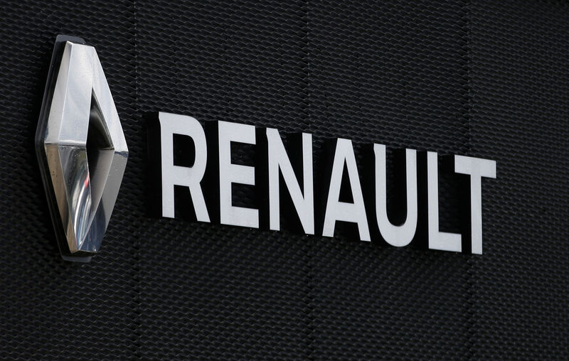 © Reuters. Il logo del produttore di macchine Renault