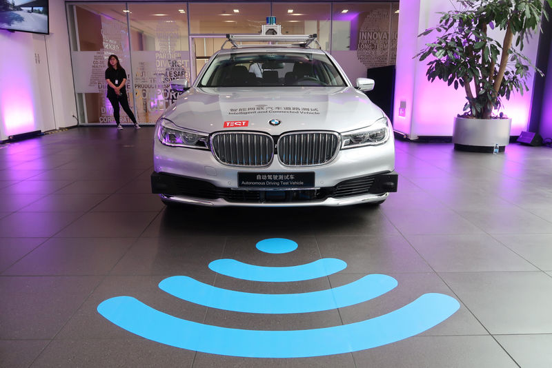 © Reuters. BMW self-driving test vehicle is seen at a showroom following an event announcing the German automaker's partnership with China's Tencent Holdings in launching a computing center for self-driving vehicles, in Beijing