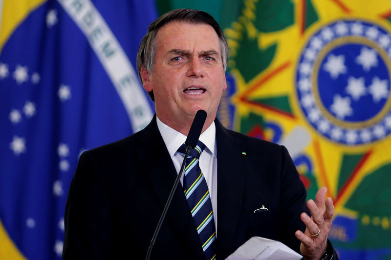 Bolsonaro planea proponer a su hijo como embajador en EEUU, aunque golpee su popularidad