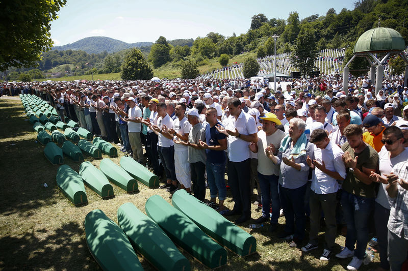 Estado holandês é parcialmente responsável por mortes em Srebrenica, diz Suprema Corte