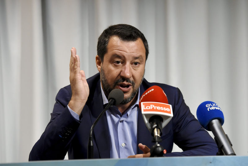 Salvini se reunirá con líder Movimiento 5 Estrellas mientras futuro Gobierno pende de un hilo