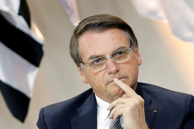 Não seria irresponsável de indicar alguém sem competência para embaixada, diz Bolsonaro