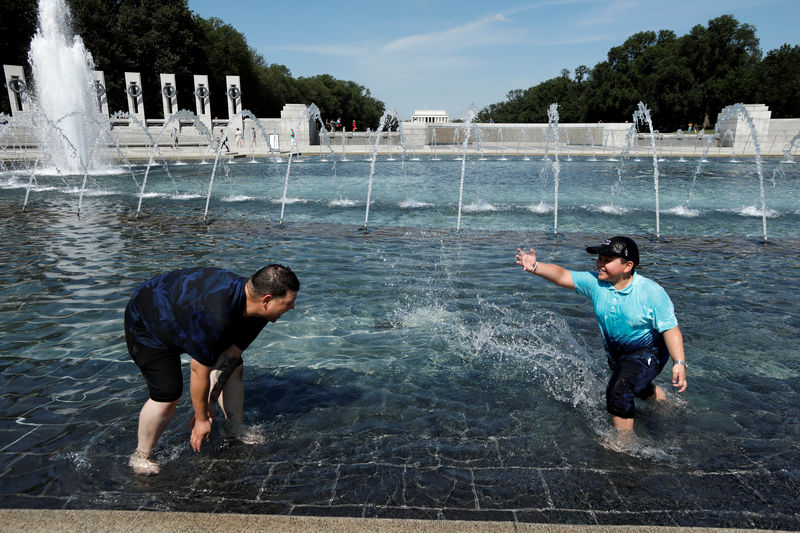 Onda de calor nos EUA deve aumentar no fim de semana; alerta atinge um terço da população