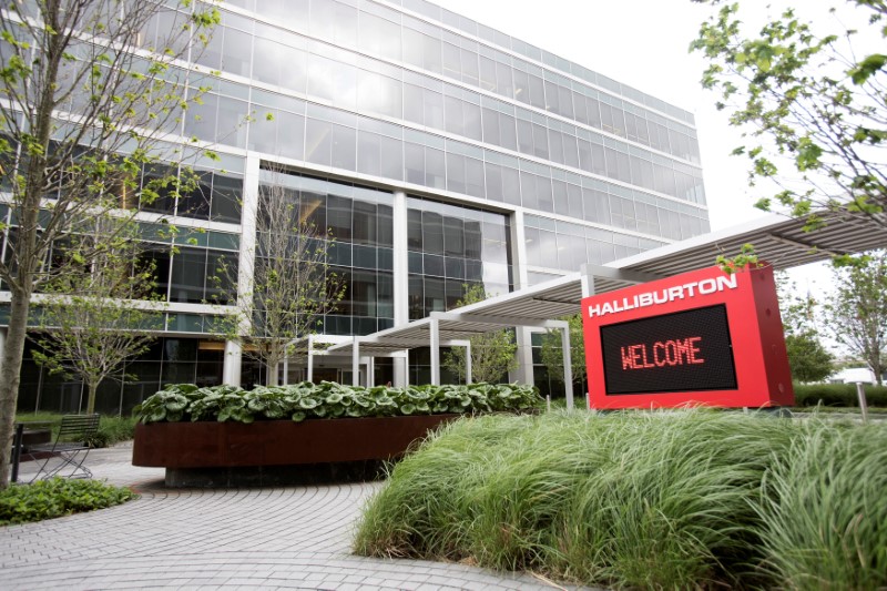 © Reuters. FILE PHOTO: Halliburton’s campus in Houston, Texas