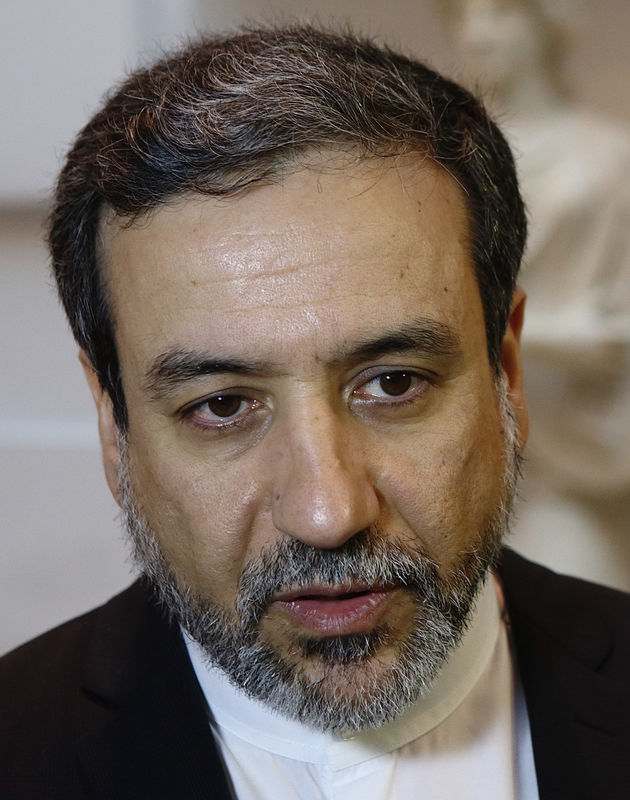 © Reuters. نائب وزير الخارجية: إيران ستؤمن مضيق هرمز