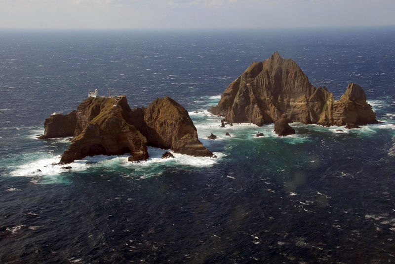 © Reuters. FILE PHOTO: Aerial view shows a part of the group of islets known in South Korea as Dokdo and in Japan as Takeshima in the Sea of Japan