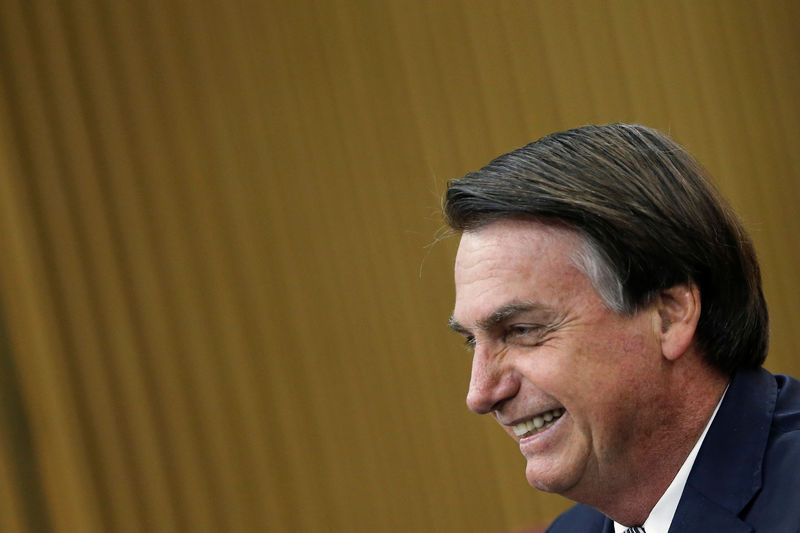 Mudanças no FGTS devolvem a trabalhador direito de saque do próprio dinheiro, diz Bolsonaro