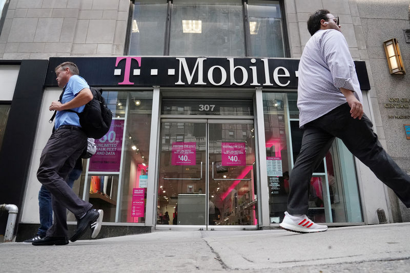 © Reuters. FILE PHOTO: A T-Mobile store is pictured in the Manhattan borough of New York