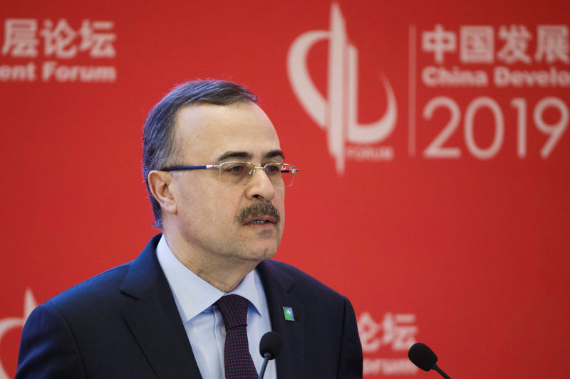 © Reuters. FILE PHOTO: Saudi Aramco CEO Amin H. Nasser attends an investment forum in Beijing