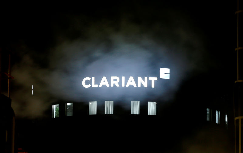 © Reuters. CLARIANT GÈLE SON PROJET DE COENTREPRISE AVEC SABIC, LE TITRE CHUTE