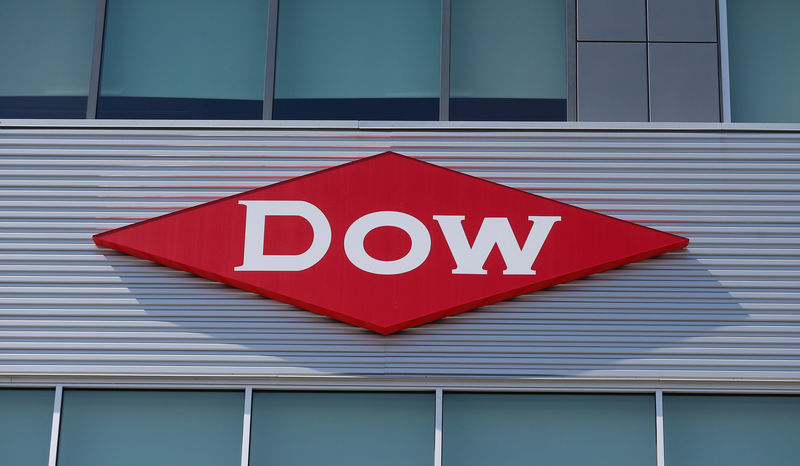 © Reuters. The Dow logo is seen on a building in downtown Midland, Michigan