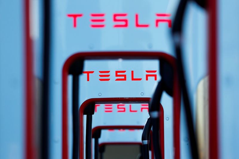 Tesla dévisse après ses résultats et la démission d'un de ses dirigeants