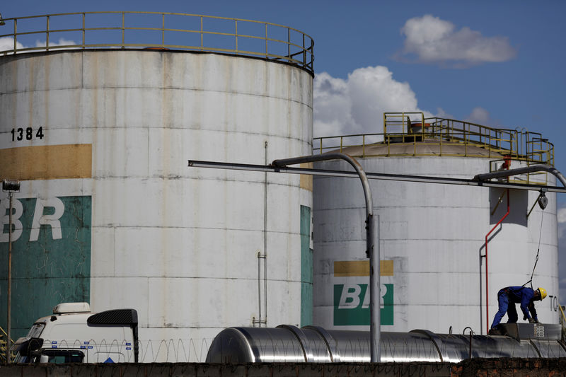 Produção da Petrobras recua no 2° tri e estatal revisa ligeiramente metas de 2019