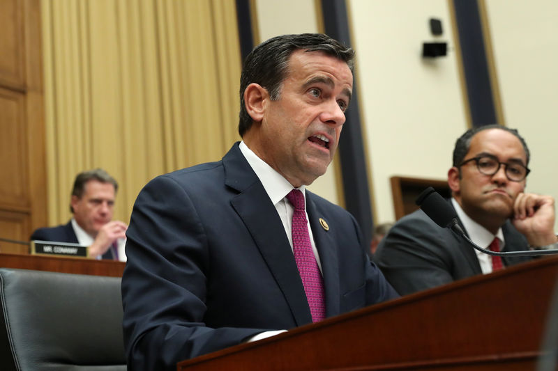 © Reuters. Rep. Ratcliffe (R-TX) questions former Special Counsel Robert Mueller testifies during House Intelligence Committee hearing on the Mueller Report on Capitol Hill in Washington