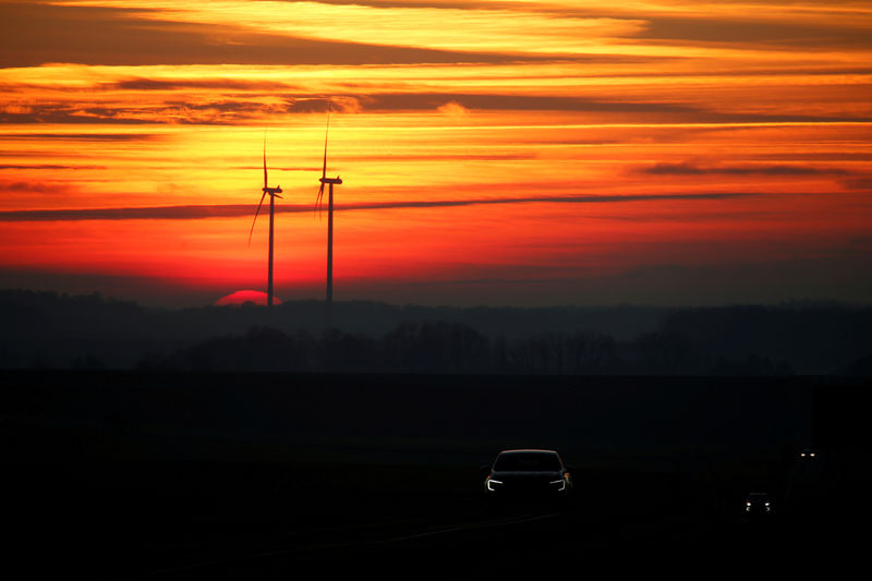 Exclusive: First big U.S. offshore wind project hits snag due to fishing-industry concerns