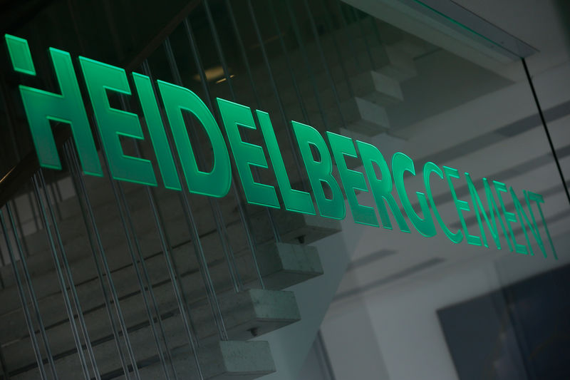 © Reuters. A logo of HeidelbergCement is pictured at their headquarters in Heidelberg