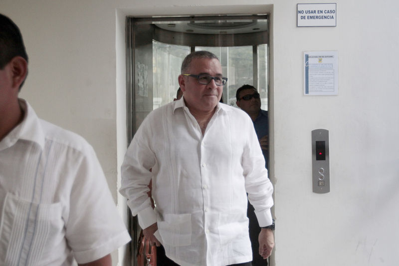 نيكاراجوا تمنح الجنسية لرئيس السلفادور السابق فونيس المتهم بالاختلاس