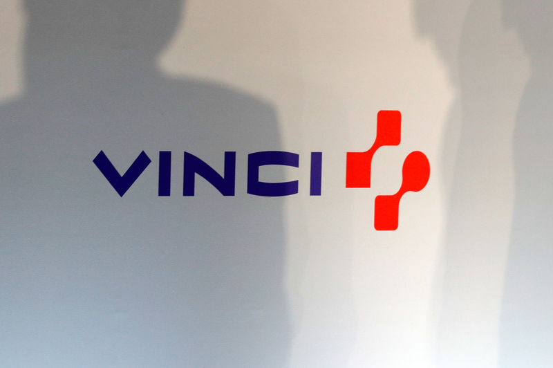 French group Vinci keeps outlook as first-half profit rises